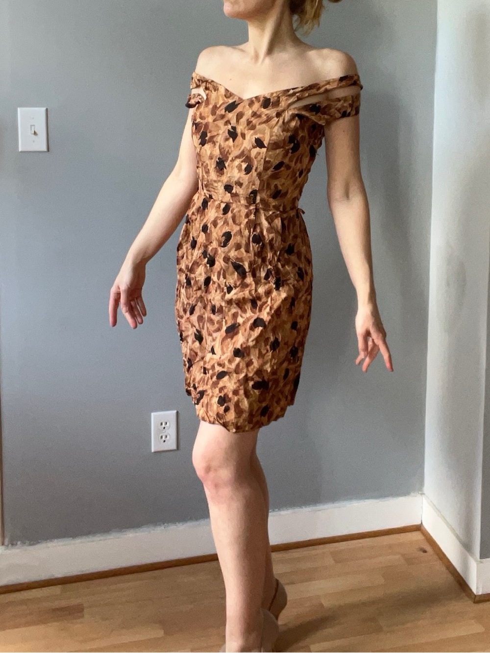 Vintage Sleeveless Feminine Brown abstract Print off shoulder mini mod Dress